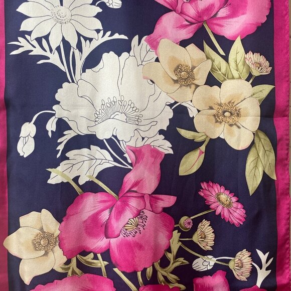 Oscar by Oscar de la Renta Scarf - Picture 4 of 16